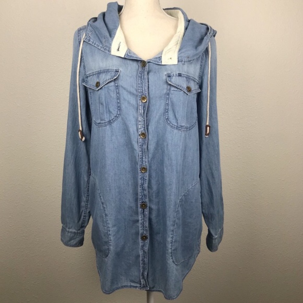 Anthropologie Holding Horses Chambray Button Up